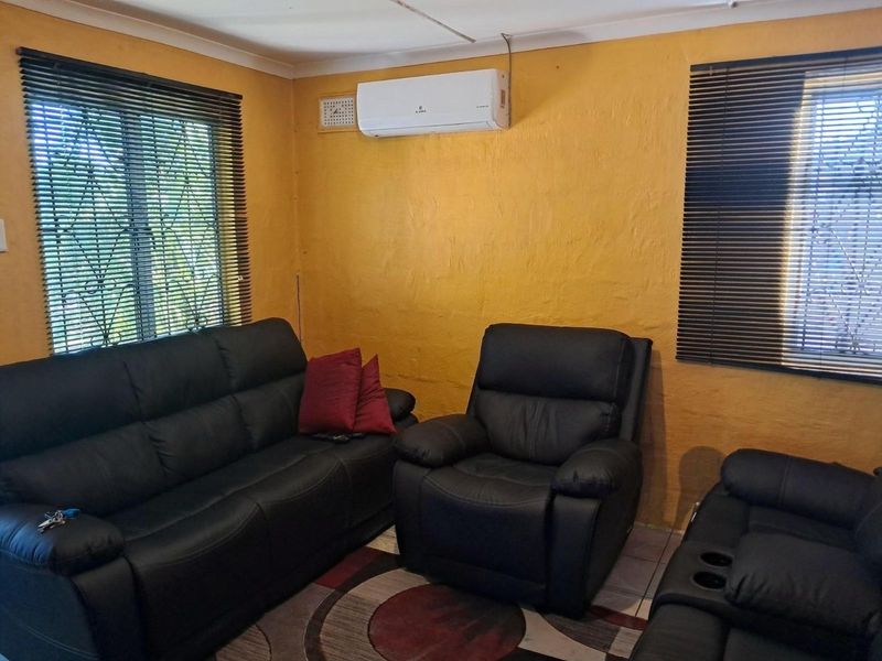 House For Sale in Savannah Park - Photo 10