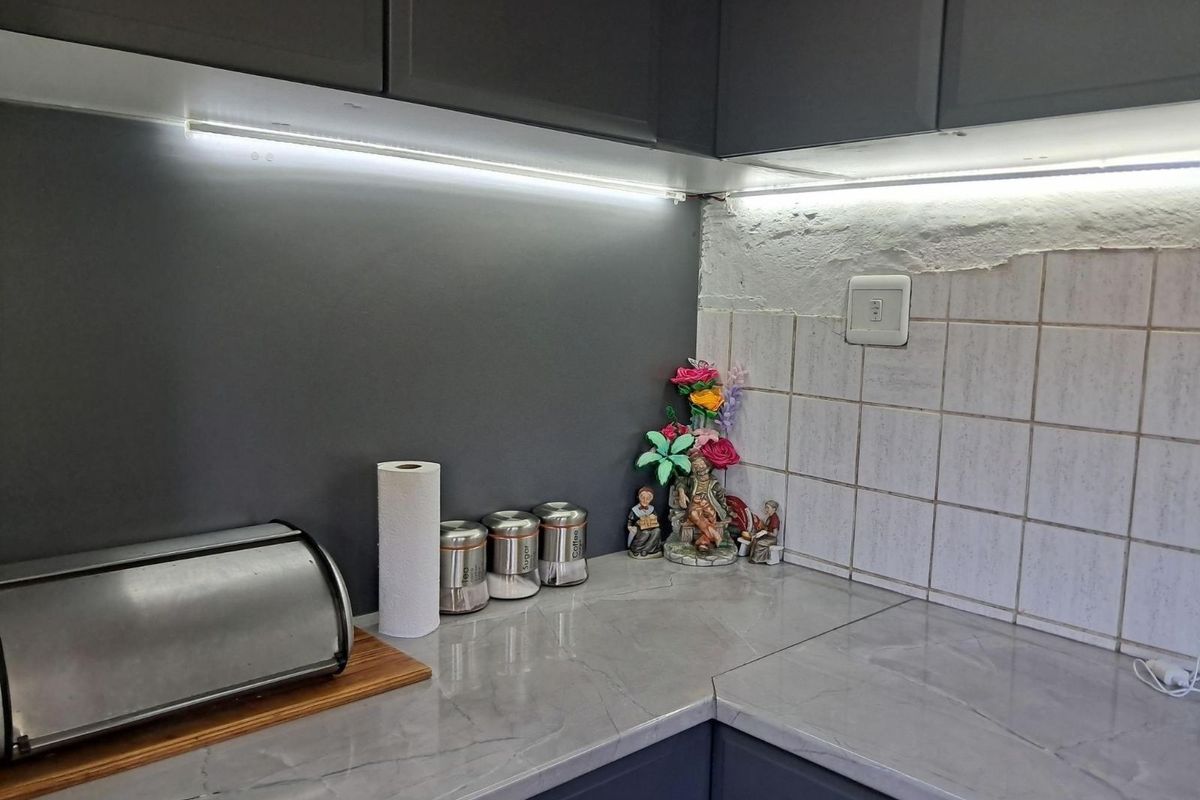 House For Sale in Savannah Park - Photo 2