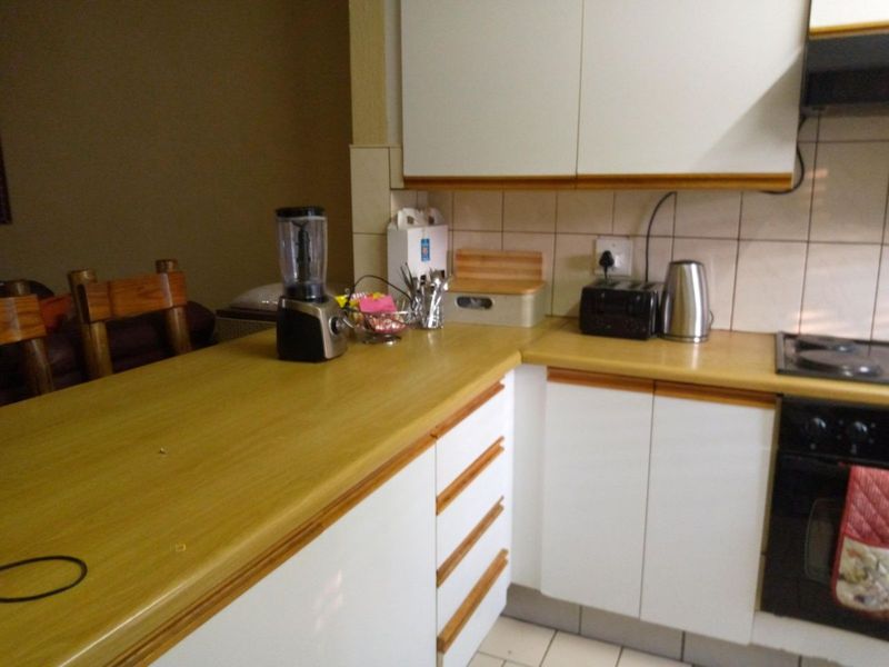 Apartment For Sale in Noordwyk - Photo 4