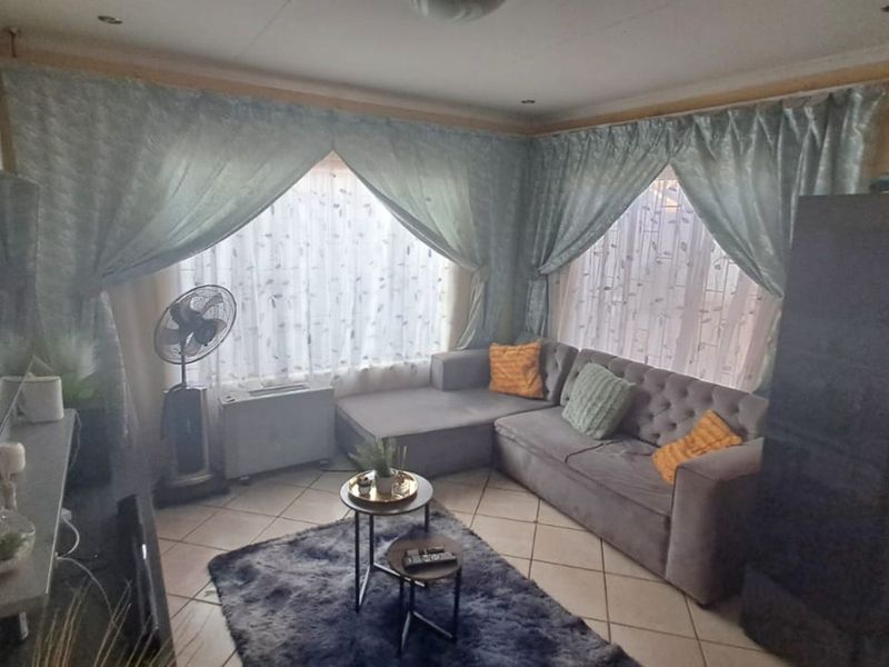 House For Sale in Soshanguve East - Photo 10