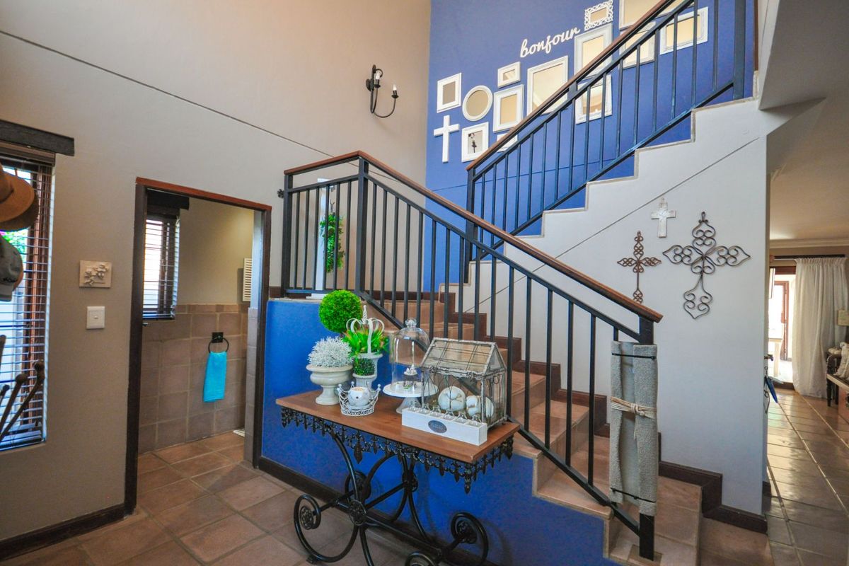 House For Sale in Bronberg - Photo 3