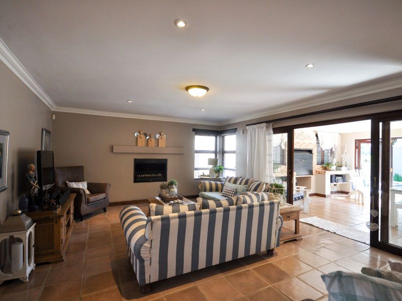 House For Sale in Bronberg - Photo 9