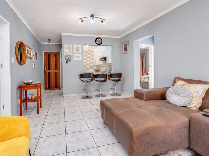 Townhouse For Sale in Wilgeheuwel - Photo 10
