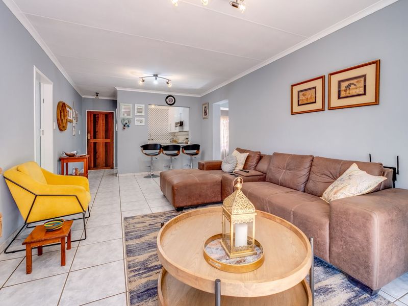 Townhouse For Sale in Wilgeheuwel - Photo 9