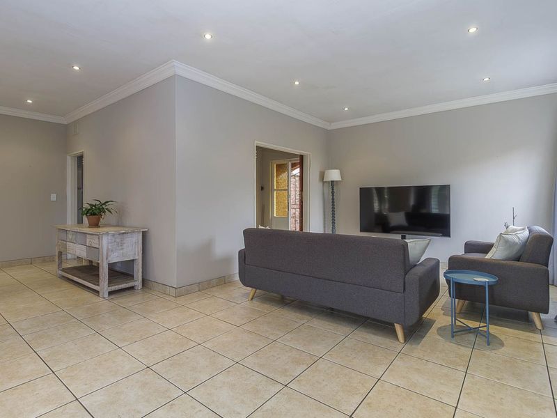 Townhouse For Sale in Hillcrest Park - Photo 9