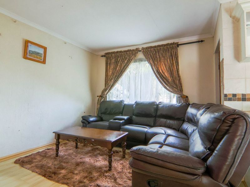 House For Sale in The Reeds - Photo 6