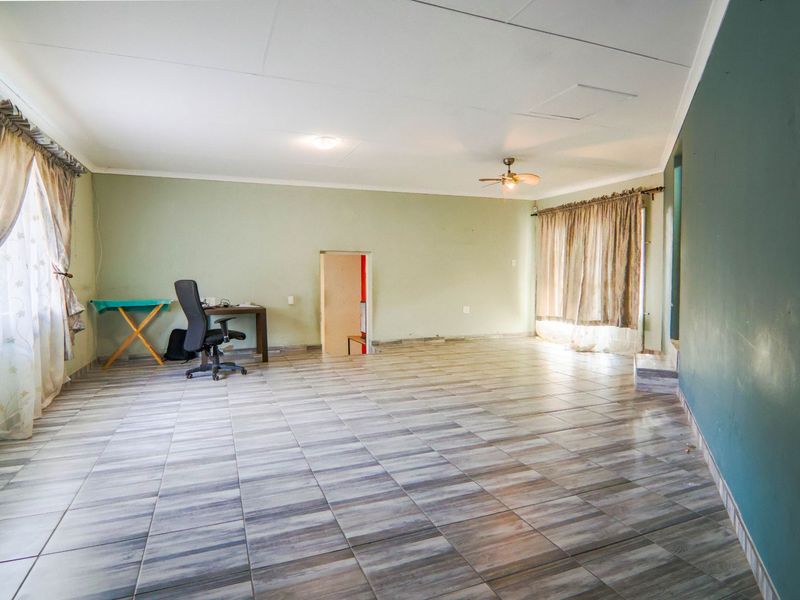 House For Sale in The Reeds - Photo 5