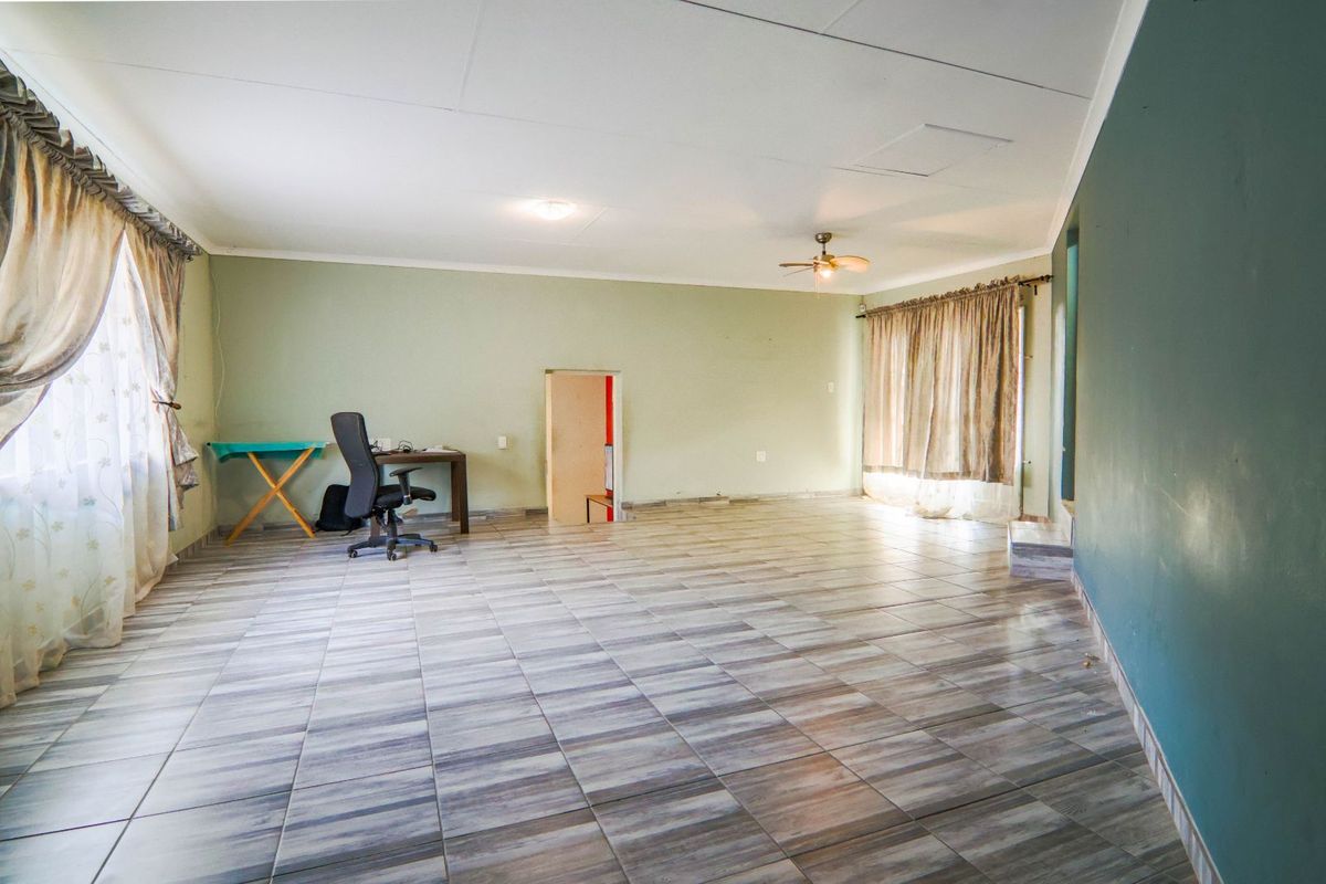 House For Sale in The Reeds - Photo 5