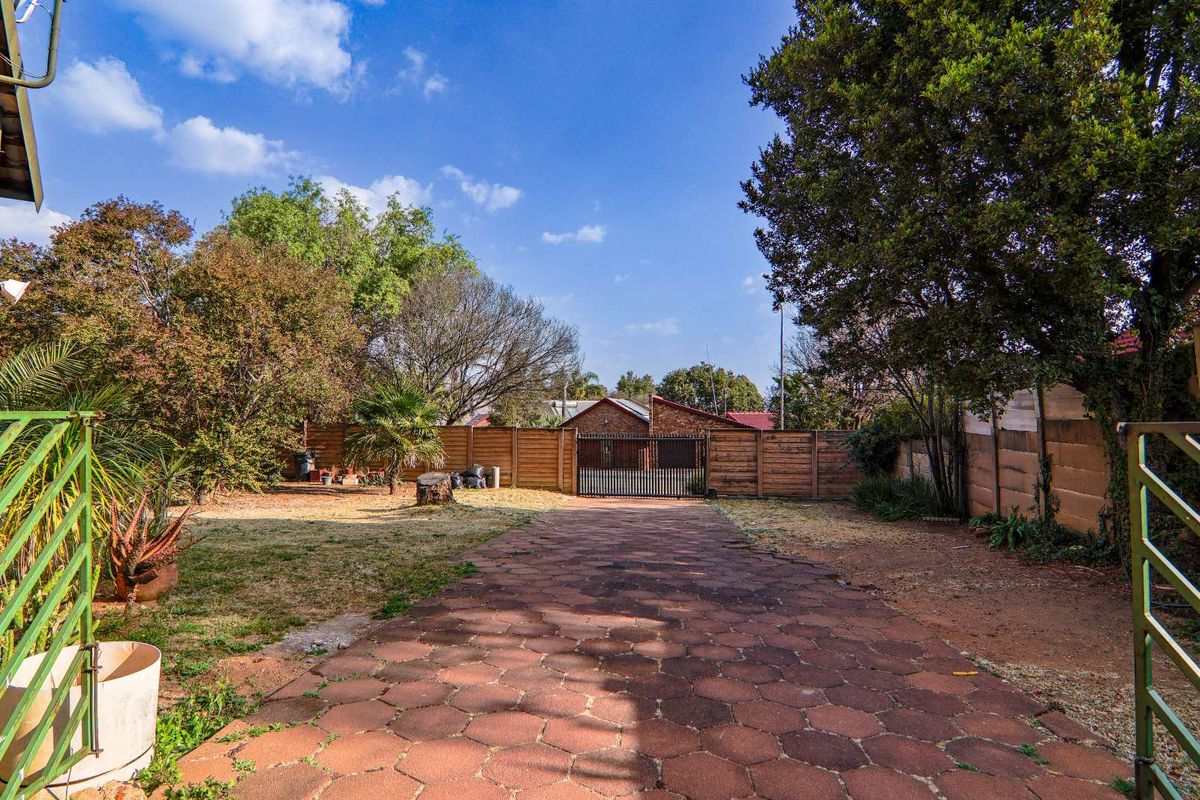 House For Sale in The Reeds - Photo 3