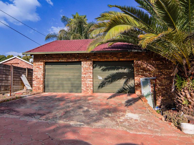 House For Sale in The Reeds - Photo 2