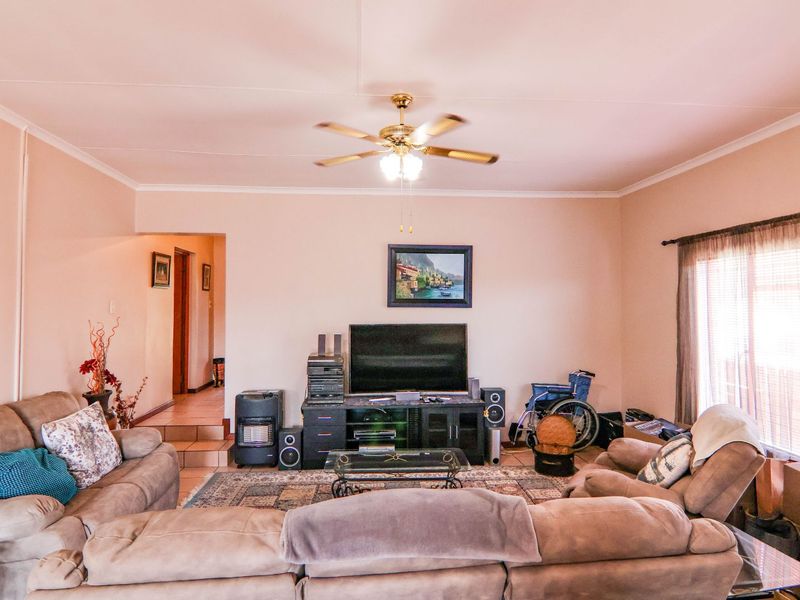 House For Sale in The Reeds - Photo 6