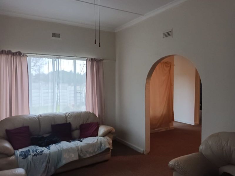 House For Sale in Van Riebeeck Hoogte - Photo 5