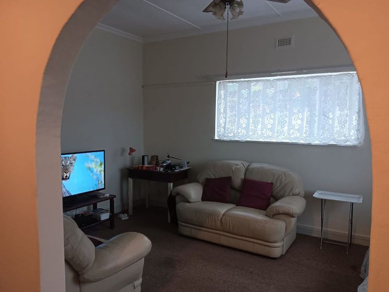 House For Sale in Van Riebeeck Hoogte - Photo 3