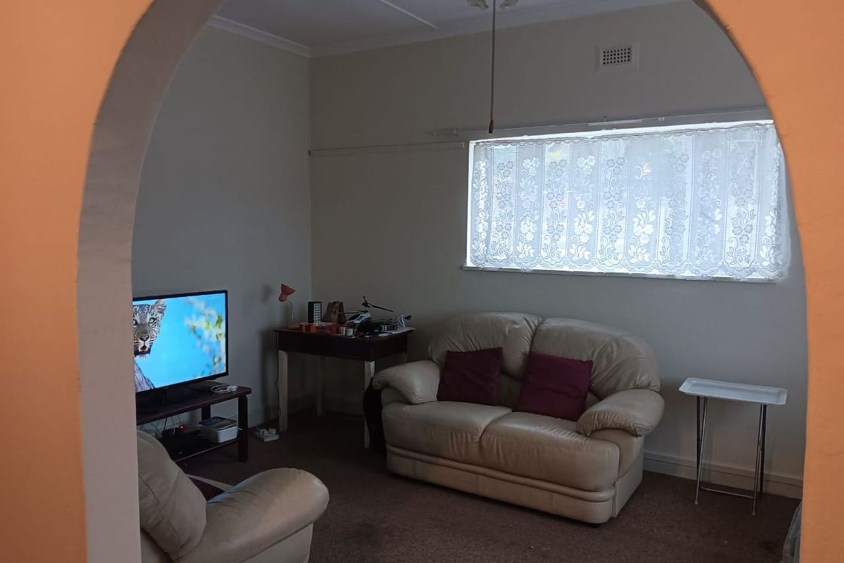 House For Sale in Van Riebeeck Hoogte - Photo 3