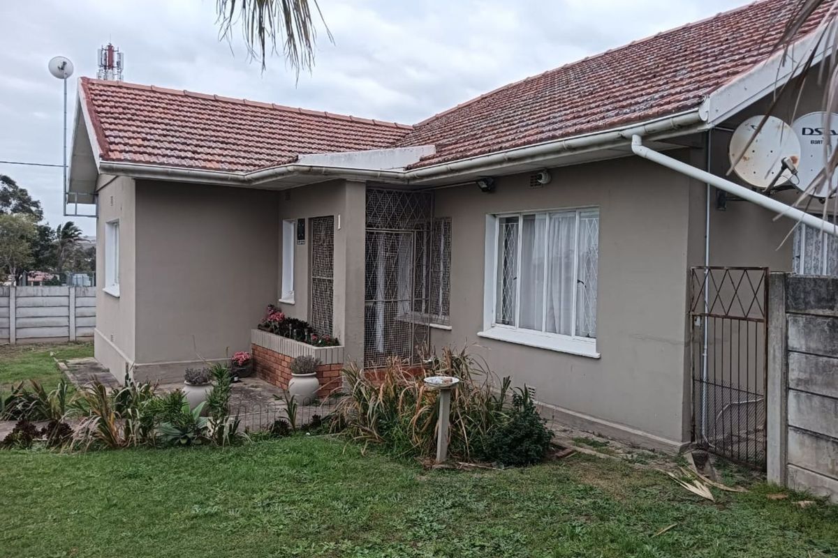 House For Sale in Van Riebeeck Hoogte - Photo 2