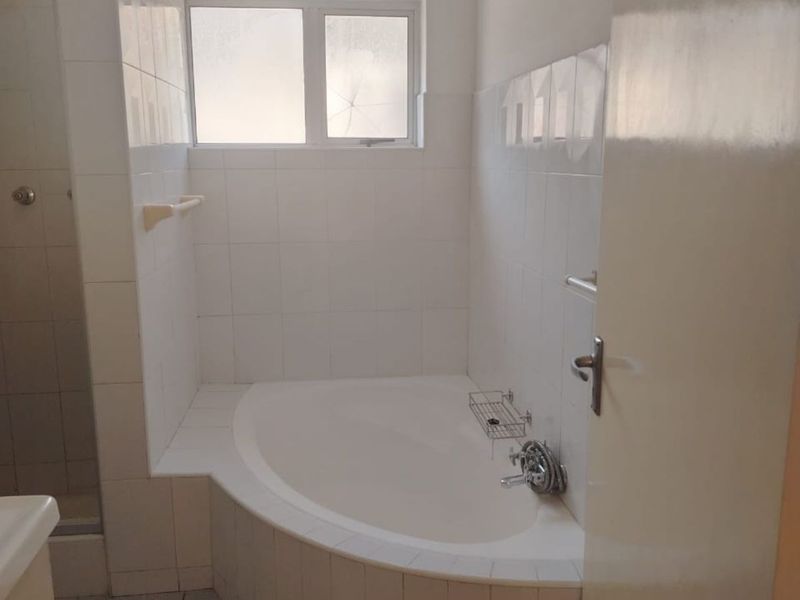 Apartment For Sale in Richmond Hill - Photo 10