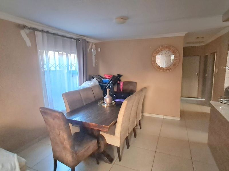 House For Sale in Soshanguve East - Photo 3