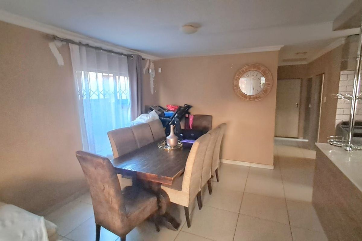 House For Sale in Soshanguve East - Photo 3