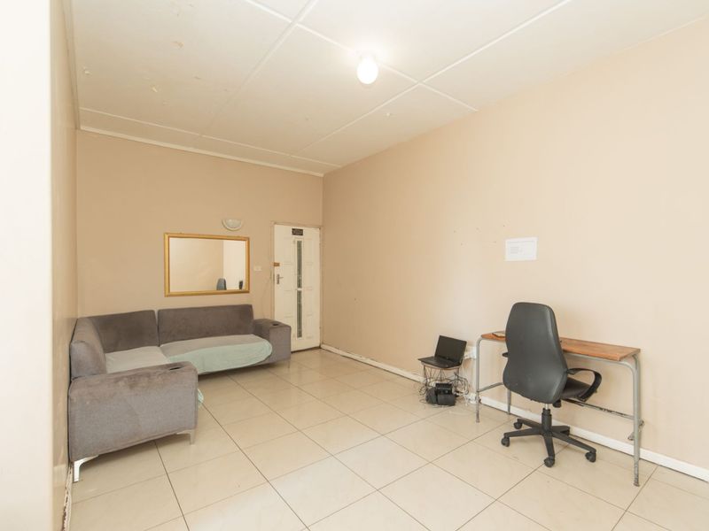 Apartment For Sale in Humewood - Photo 8