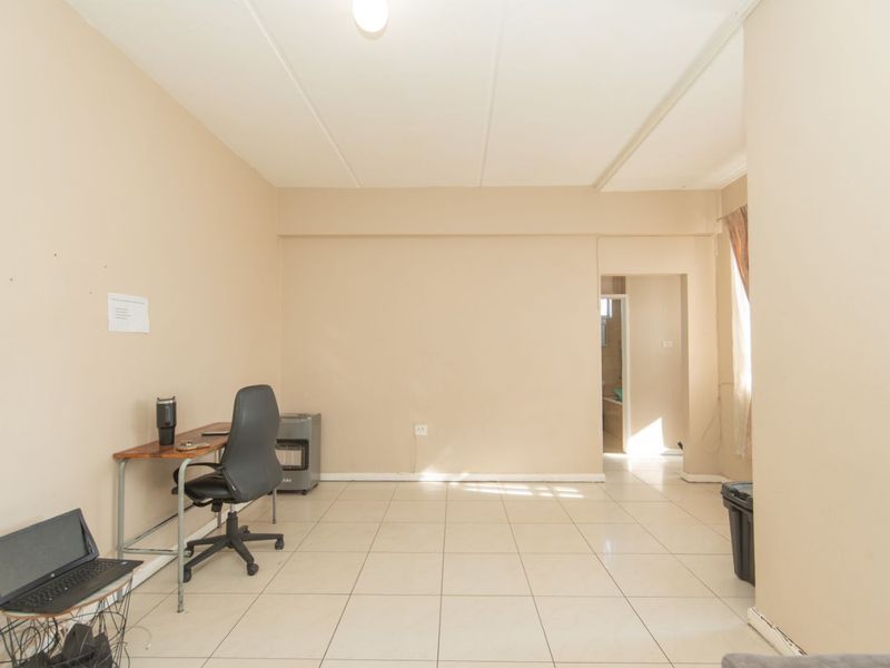 Apartment For Sale in Humewood - Photo 5