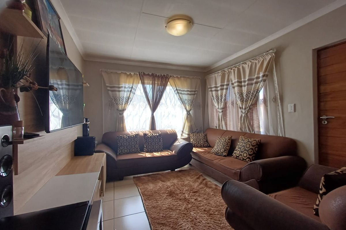 House For Sale in Ellaton - Photo 4