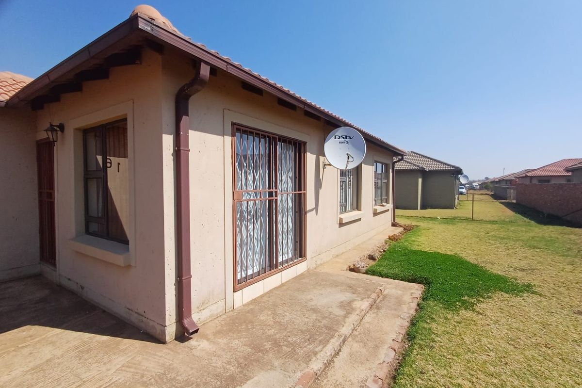 House For Sale in Ellaton - Photo 2