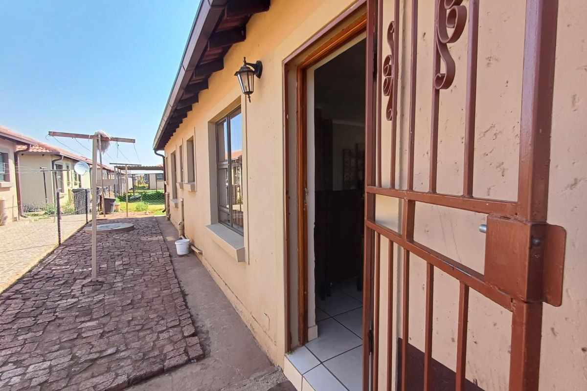 House For Sale in Ellaton - Photo 3