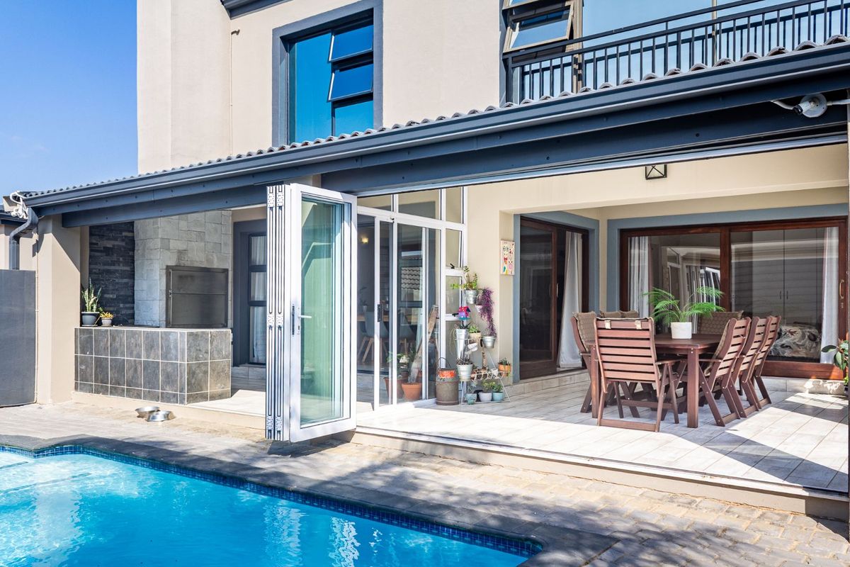 House For Sale in Panorama - Photo 3