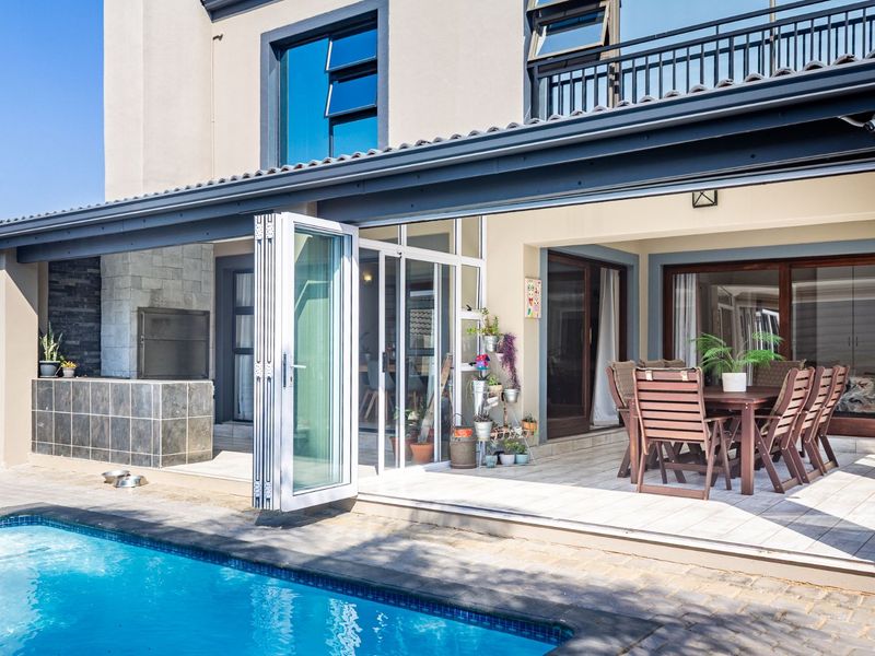 House For Sale in Panorama - Photo 3