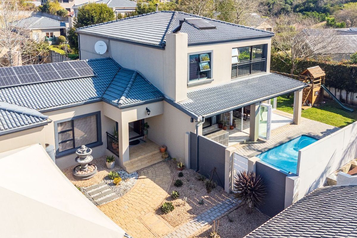 House For Sale in Panorama - Photo 2