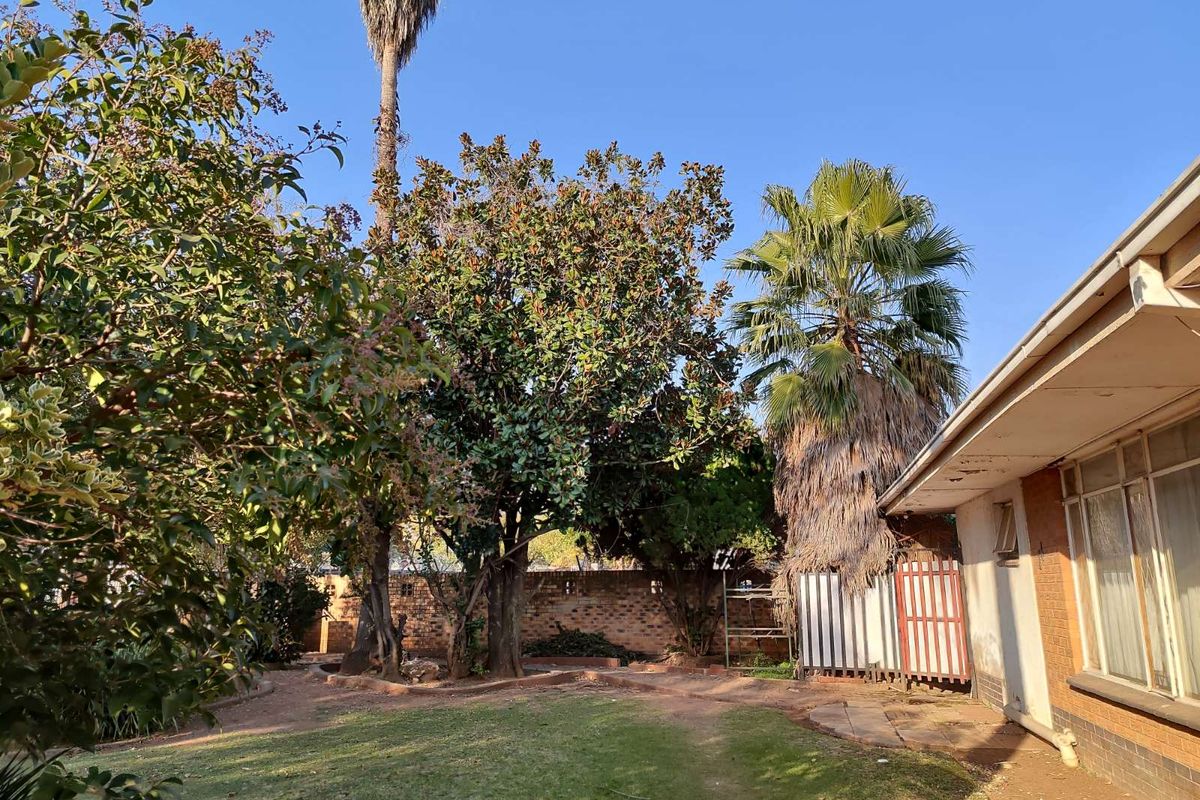 House For Sale in Kempton Park Ext 2 - Photo 2