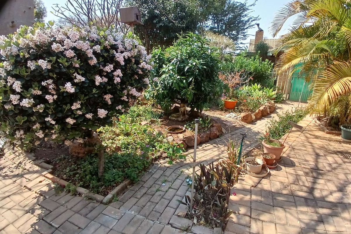 Townhouse For Sale in Bela-Bela Ext 5 - Photo 2