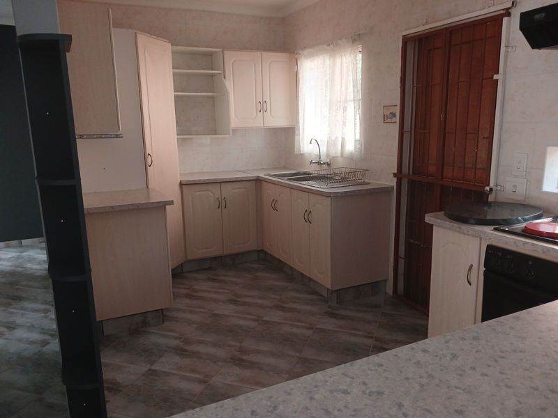 Townhouse For Sale in Bela-Bela Ext 5 - Photo 8