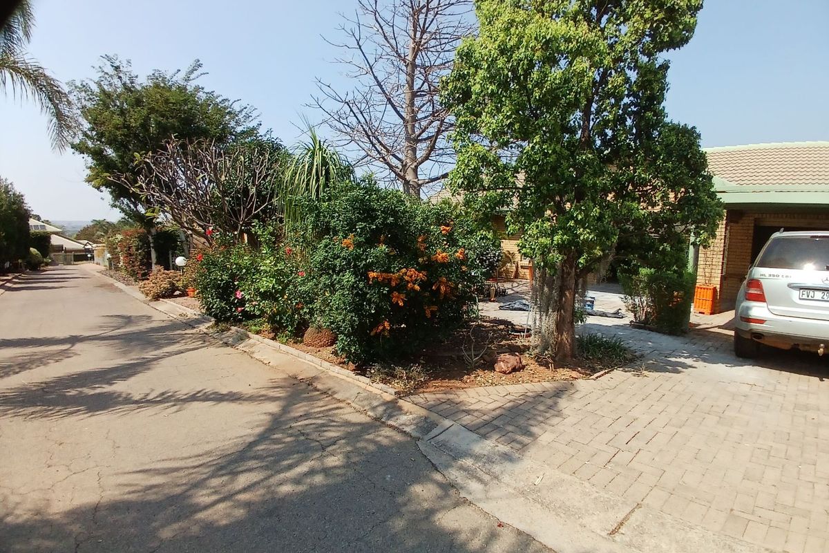 Townhouse For Sale in Bela-Bela Ext 5 - Photo 4