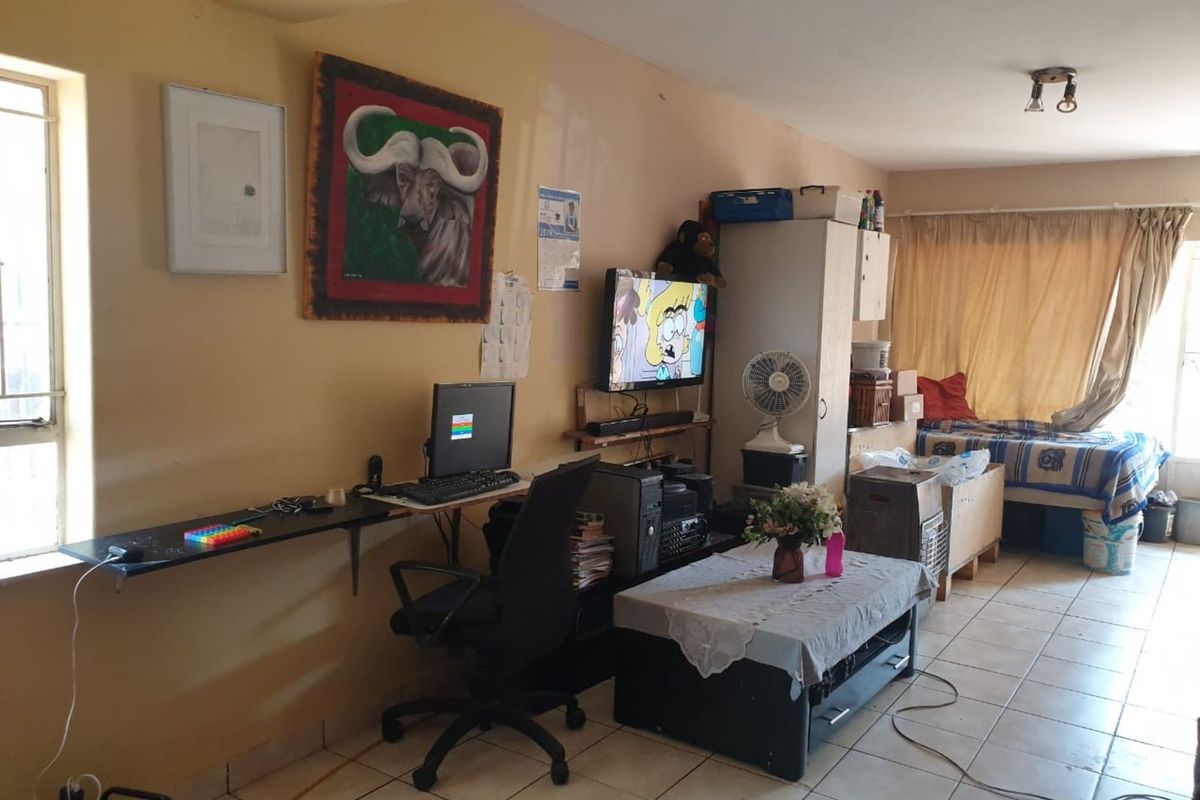 Apartment For Sale in Windsor East - Photo 4
