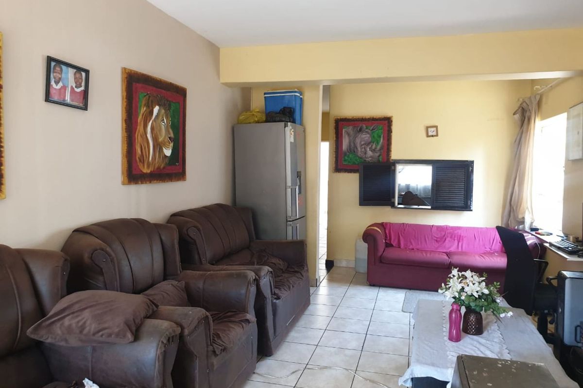 Apartment For Sale in Windsor East - Photo 5