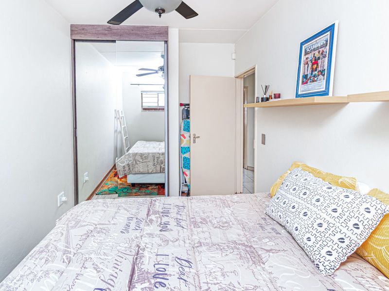 Apartment For Sale in Sundowner - Photo 8