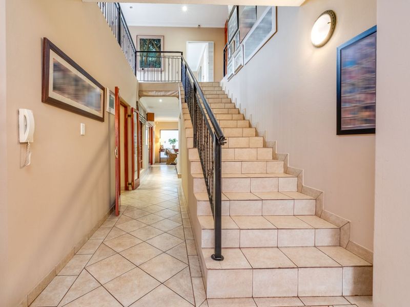 House For Sale in Ruimsig - Photo 9