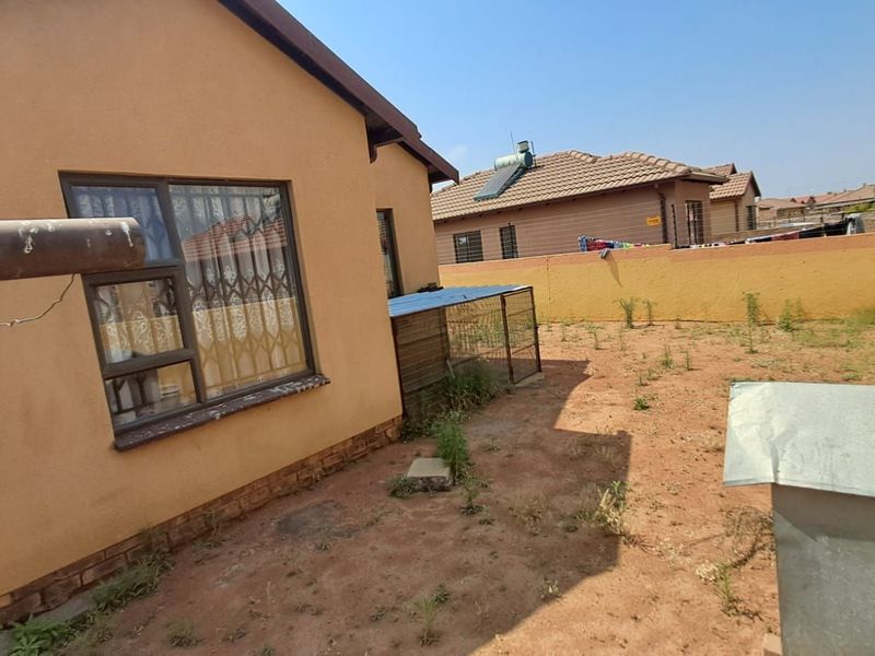 House For Sale in Soshanguve East - Photo 7