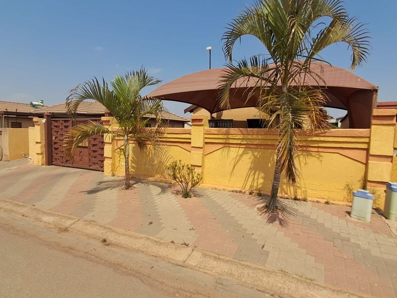 House For Sale in Soshanguve East - Photo 8