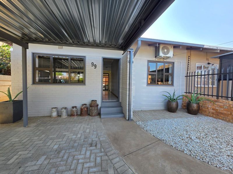 House For Sale in New Park - Photo 1