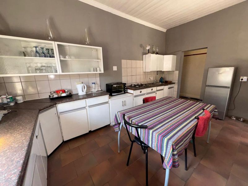 House For Sale in Beaconsfield - Photo 2