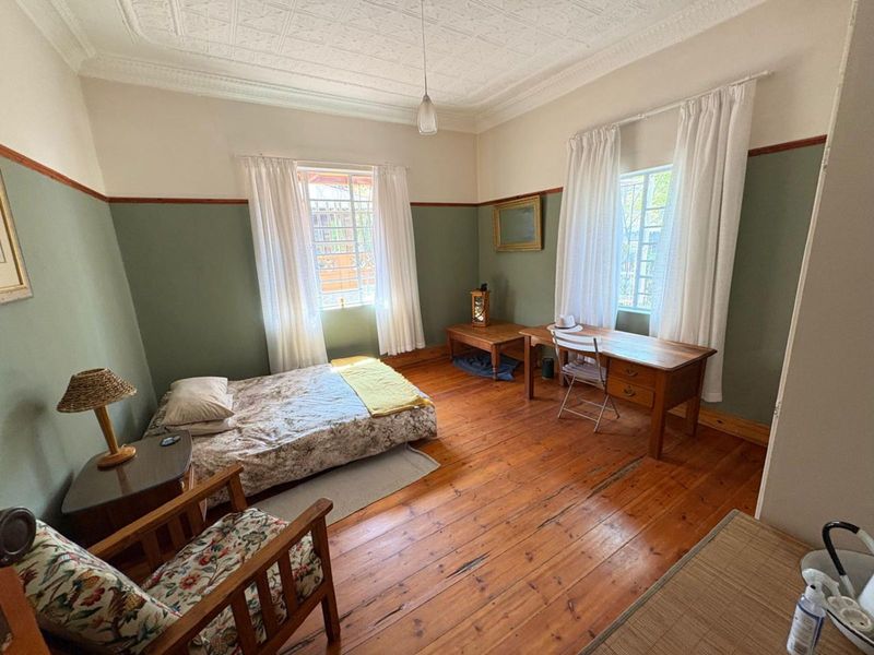 House For Sale in Beaconsfield - Photo 3