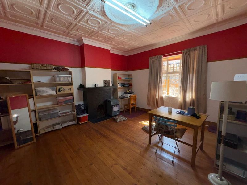 House For Sale in Beaconsfield - Photo 5