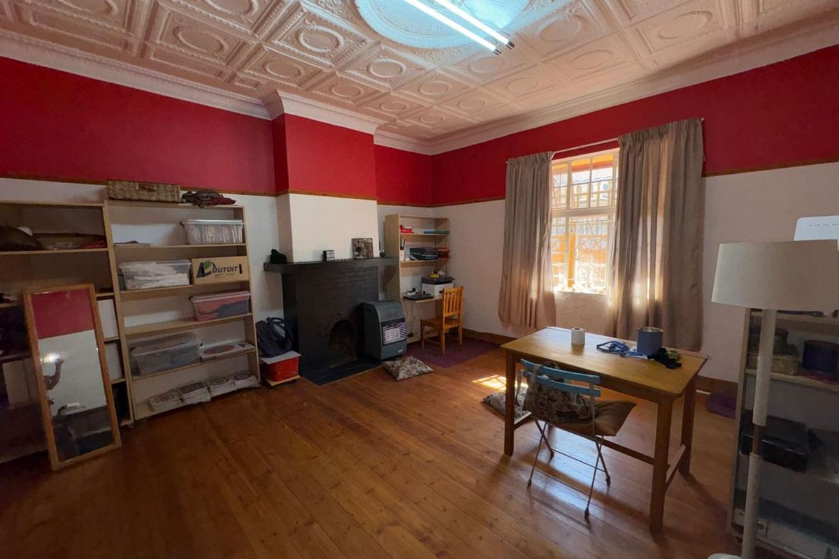 House For Sale in Beaconsfield - Photo 5