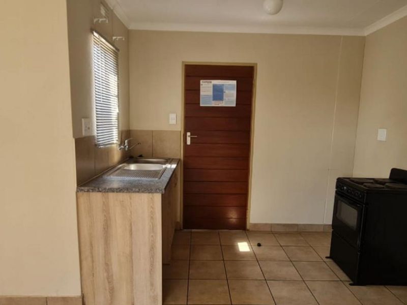 House For Sale in Palm Ridge - Photo 4