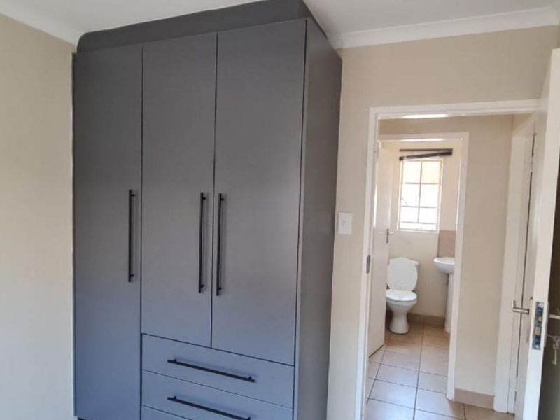 House For Sale in Palm Ridge - Photo 7