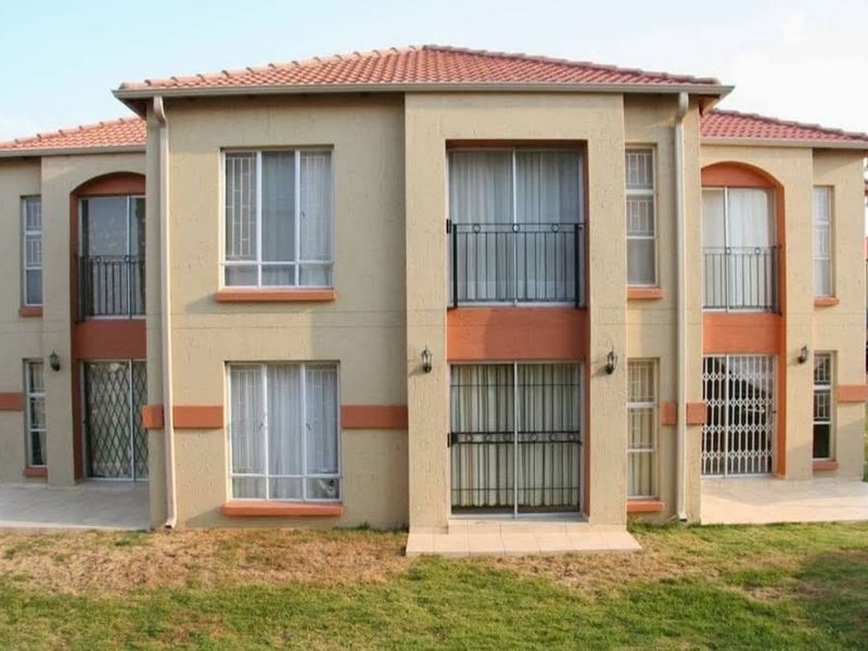 Apartment For Sale in Ormonde View - Photo 2