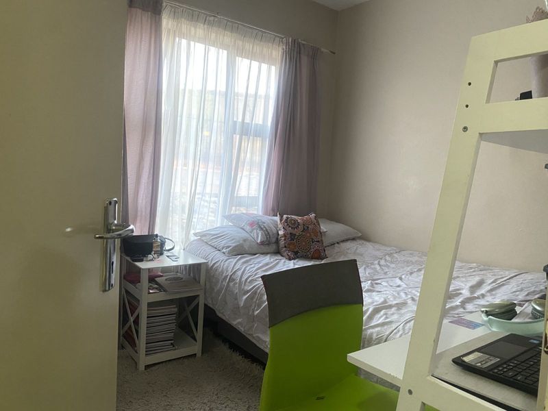 Apartment For Sale in South Crest - Photo 6