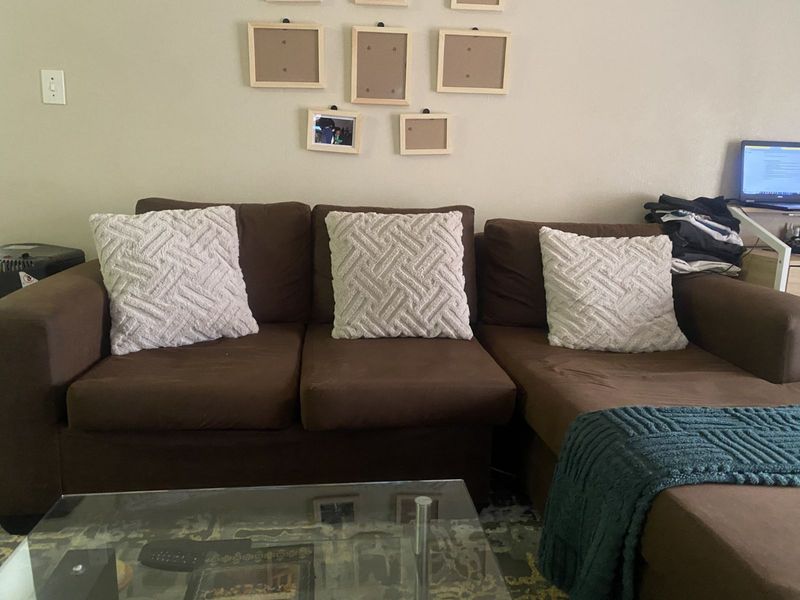 Apartment For Sale in South Crest - Photo 3